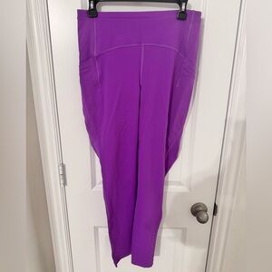 Women's Lululemon Purple leggings with pockets